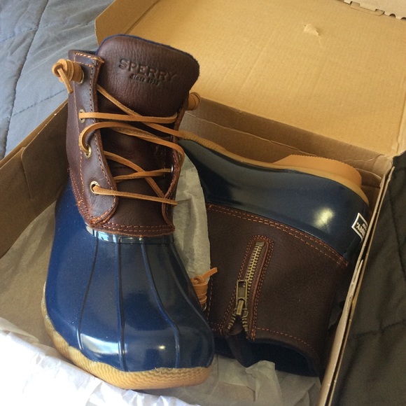 sperry duck boots navy and tan